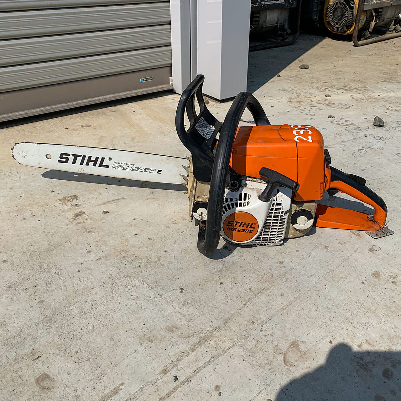 スチール エンジンチェーンソー 011AVEQ STIHL エンジンチェーンソー 